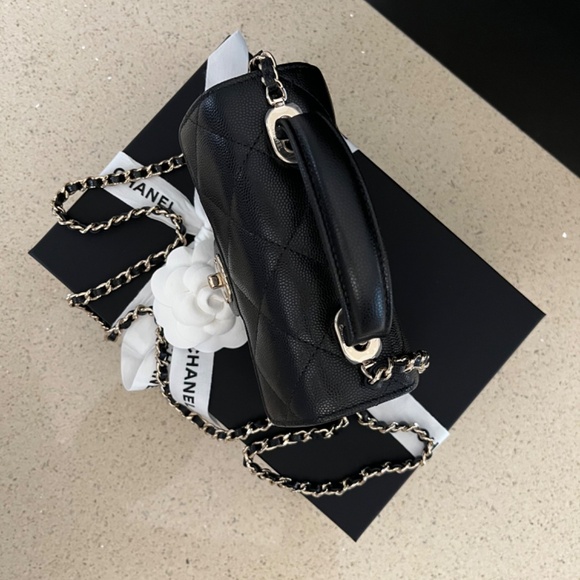 ❌sold❌Chanel 25S mini caviar top handle - Picture 2 of 6